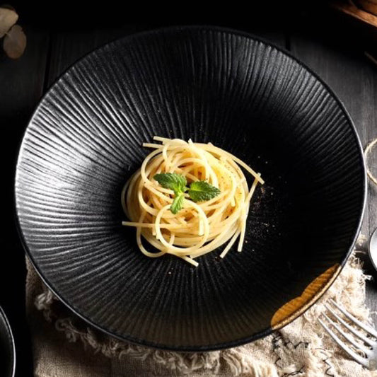 點金放射紋斜口盤 | 黑 | 直徑22~25.3 cm 陶瓷 斜口盤