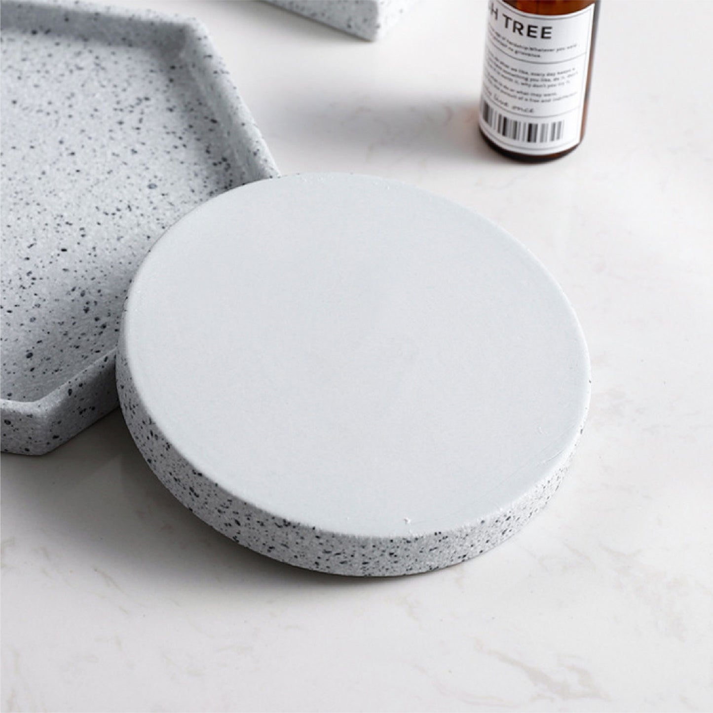 水磨石托盤 | 潑墨白 | 直徑 17 cm 陶瓷 圓平盤
