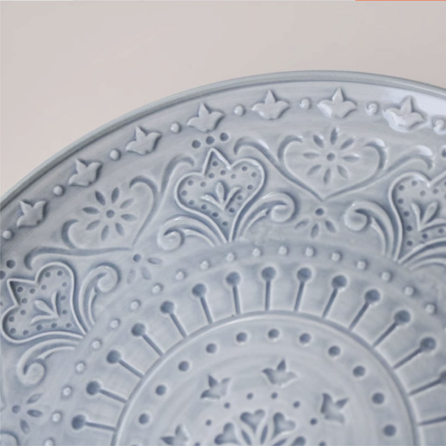 鬱金香浮雕系列 | 霧霾藍 | 直徑31.5 cm 陶瓷 大深盤