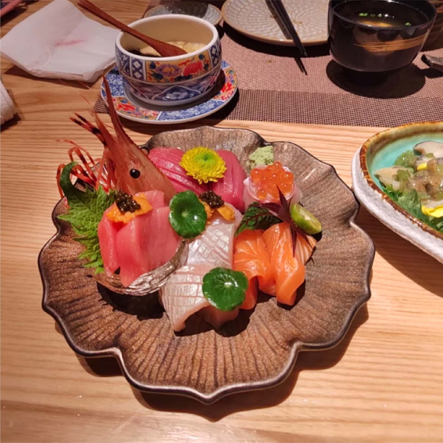 桔梗刻紋陶瓷盤 | 棕 | 直徑25 * 高3.5 cm 陶瓷 不規則型盤