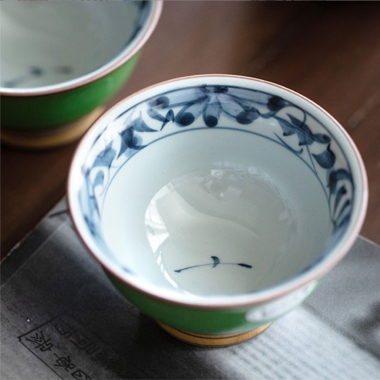 日本製波佐見燒白岳手工杯 | 翠唐草 | 口徑 8 cm 陶瓷 杯 - 好生活實驗所