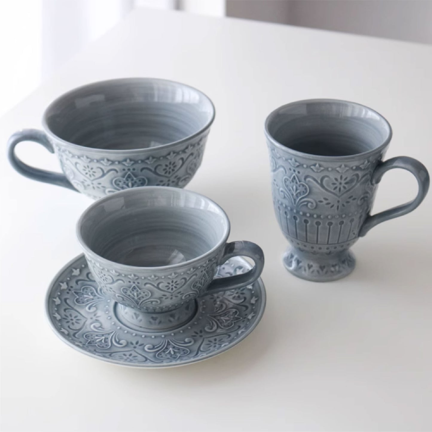 鬱金香浮雕系列 | 霧霾藍 | 口徑16 cm 陶瓷 大口杯