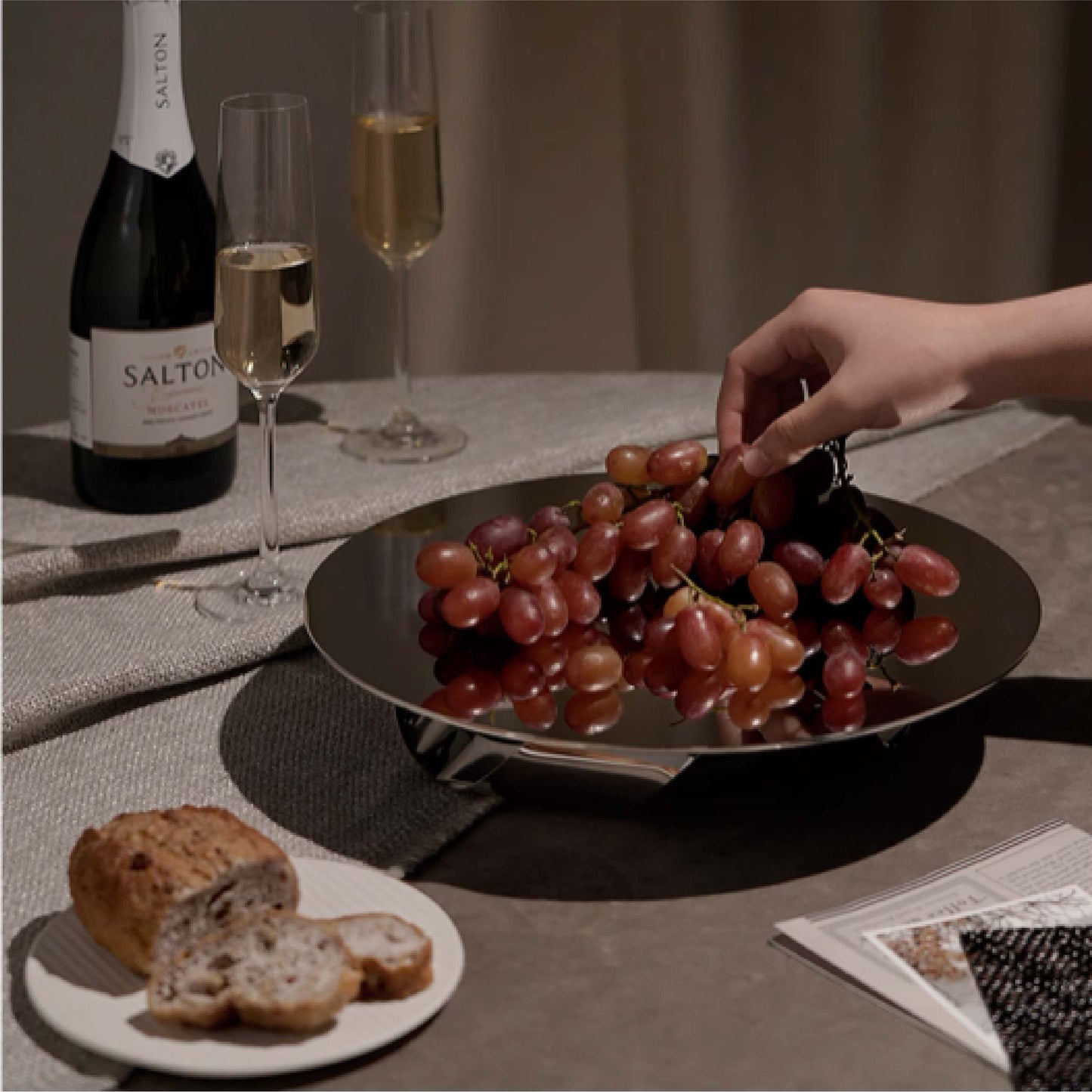 現代不銹鋼造型托盤 | 銀 | 直徑32 * 高7.5 cm 不鏽鋼 托盤架