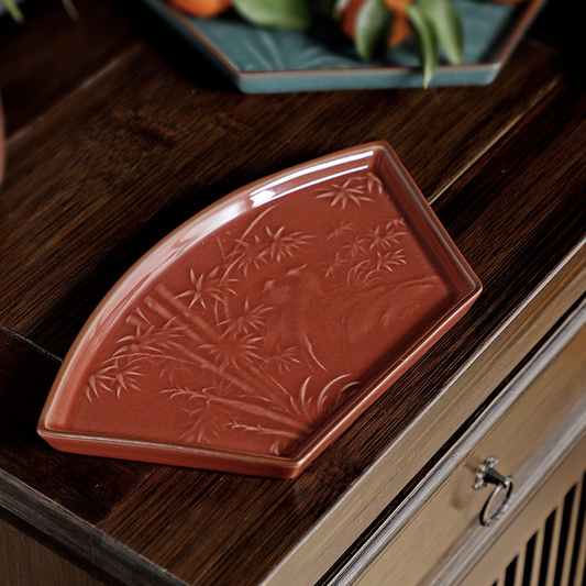 中式花窗園景冰裂紋盤 | 故宮紅 | 19.5 cm 陶瓷 如意盤