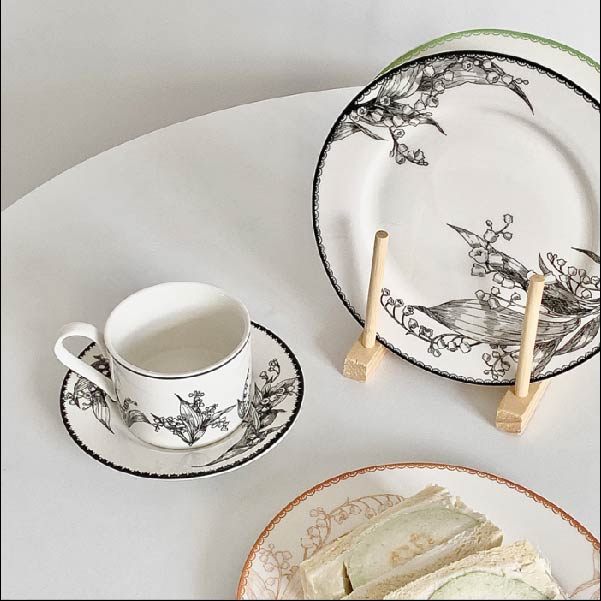 晨曦鈴蘭 | 黑/棕/綠 | 直徑 20.5 cm 陶瓷 圓淺盤