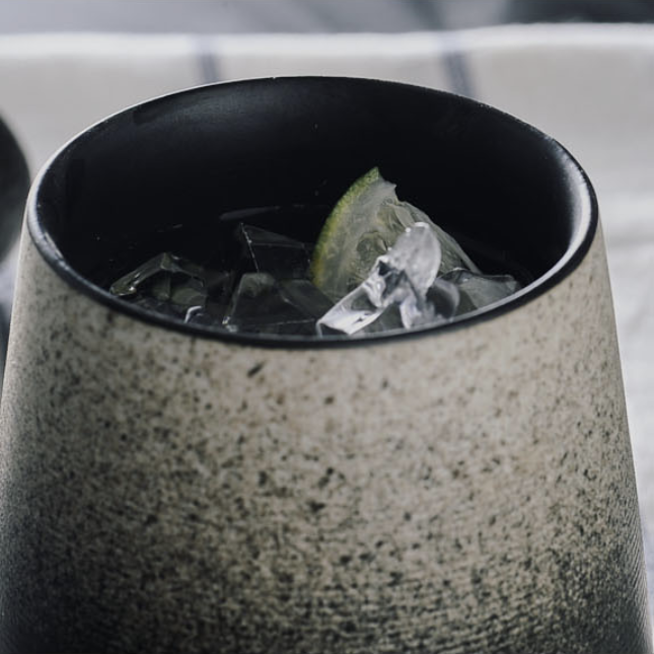 手工粗陶隔熱杯 | 深灰 | 高10 cm 陶瓷 圓肚杯