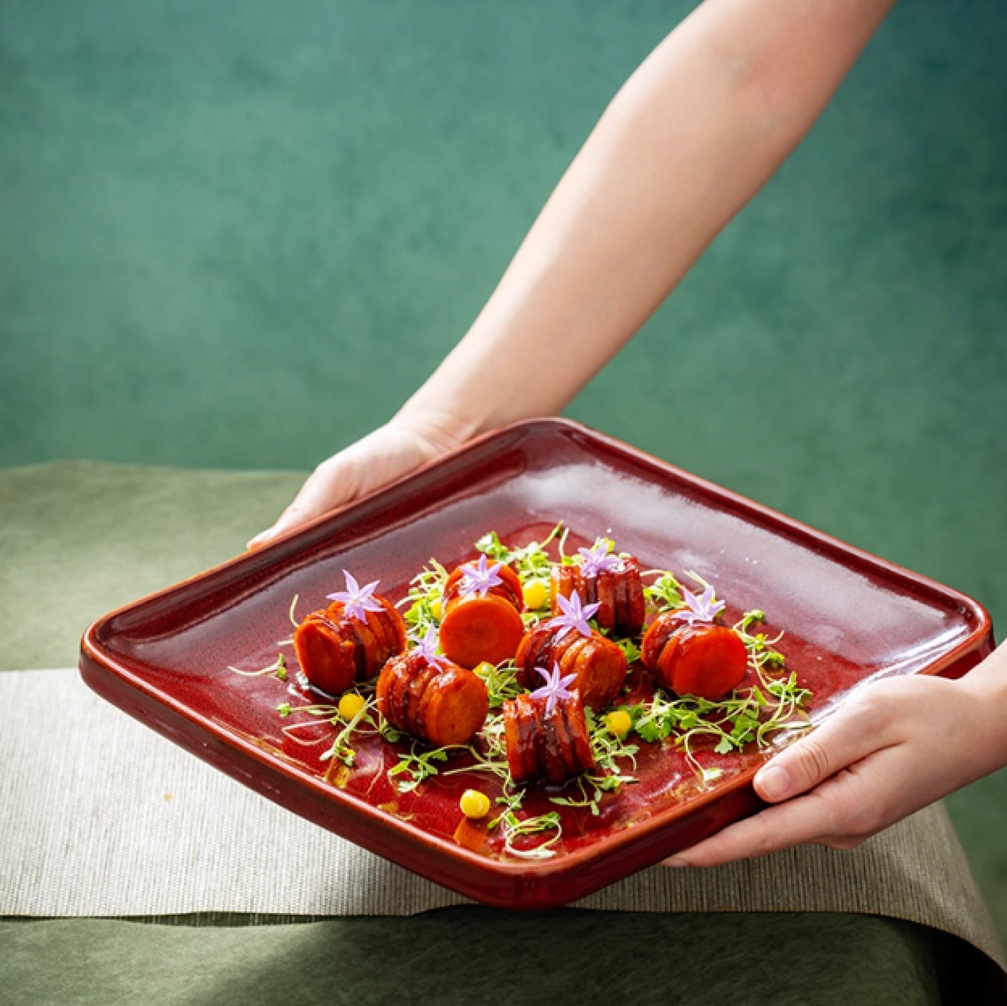 意境窯變正方淺盤 | 窯變紅 |  21.5~27 cm  陶瓷 方形盤