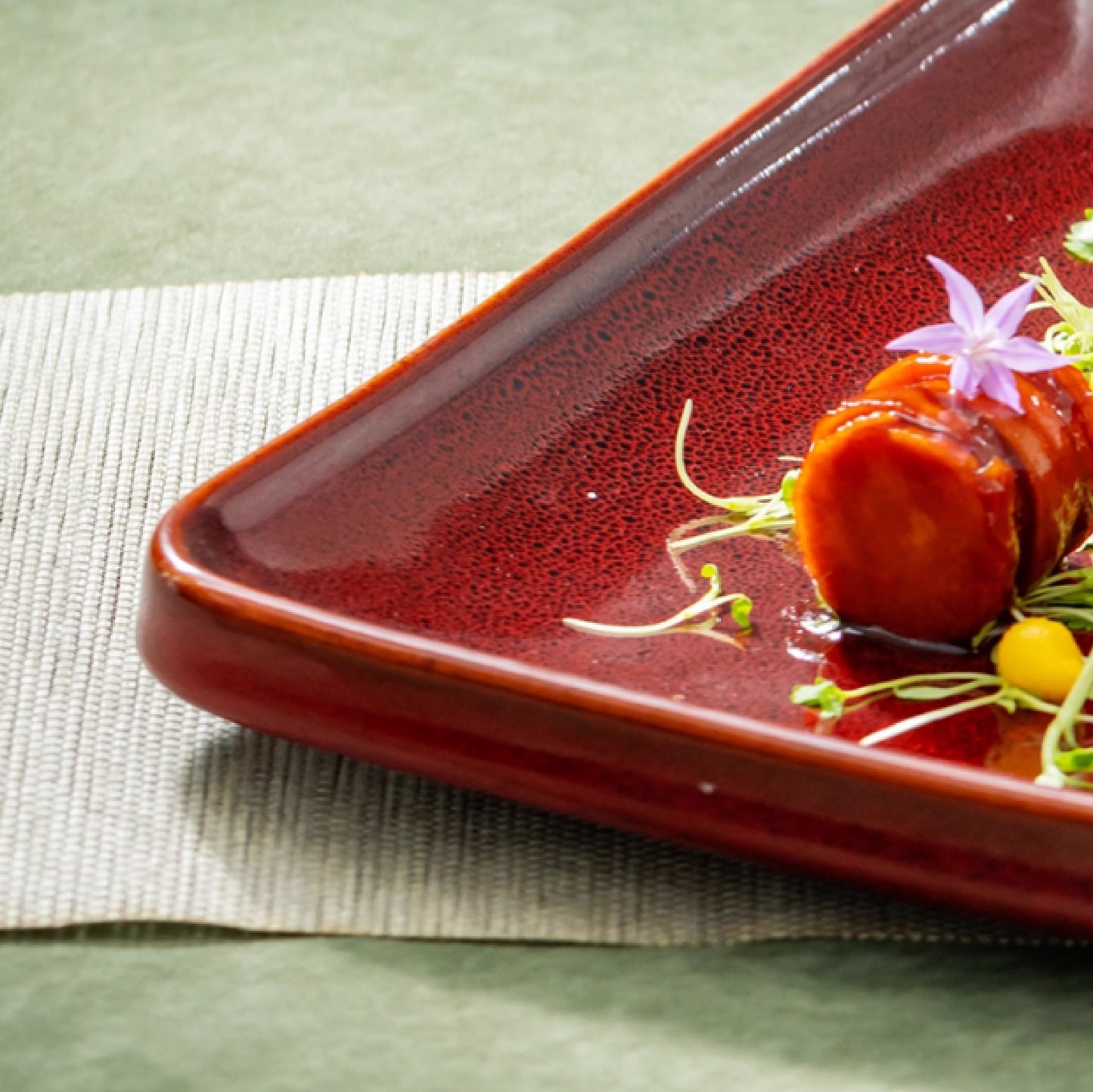 意境窯變正方淺盤 | 窯變紅 |  21.5~27 cm  陶瓷 方形盤