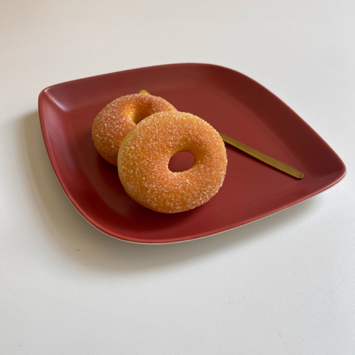 10吋啞光茄紅菱型平盤 | 啞光紅 |  長26 cm  陶瓷 方盤