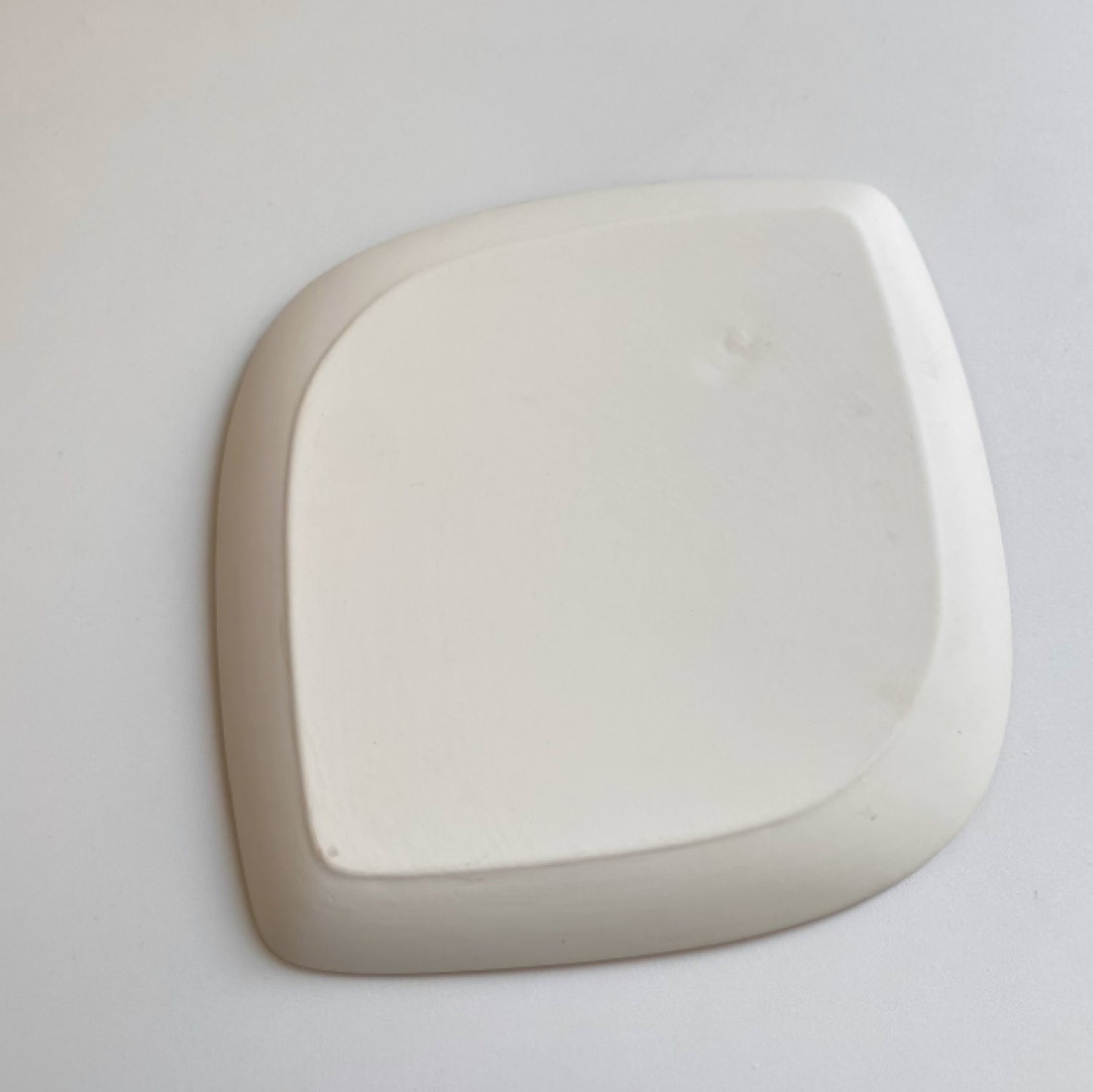 10吋啞光茄紅菱型平盤 | 啞光紅 |  長26 cm  陶瓷 方盤