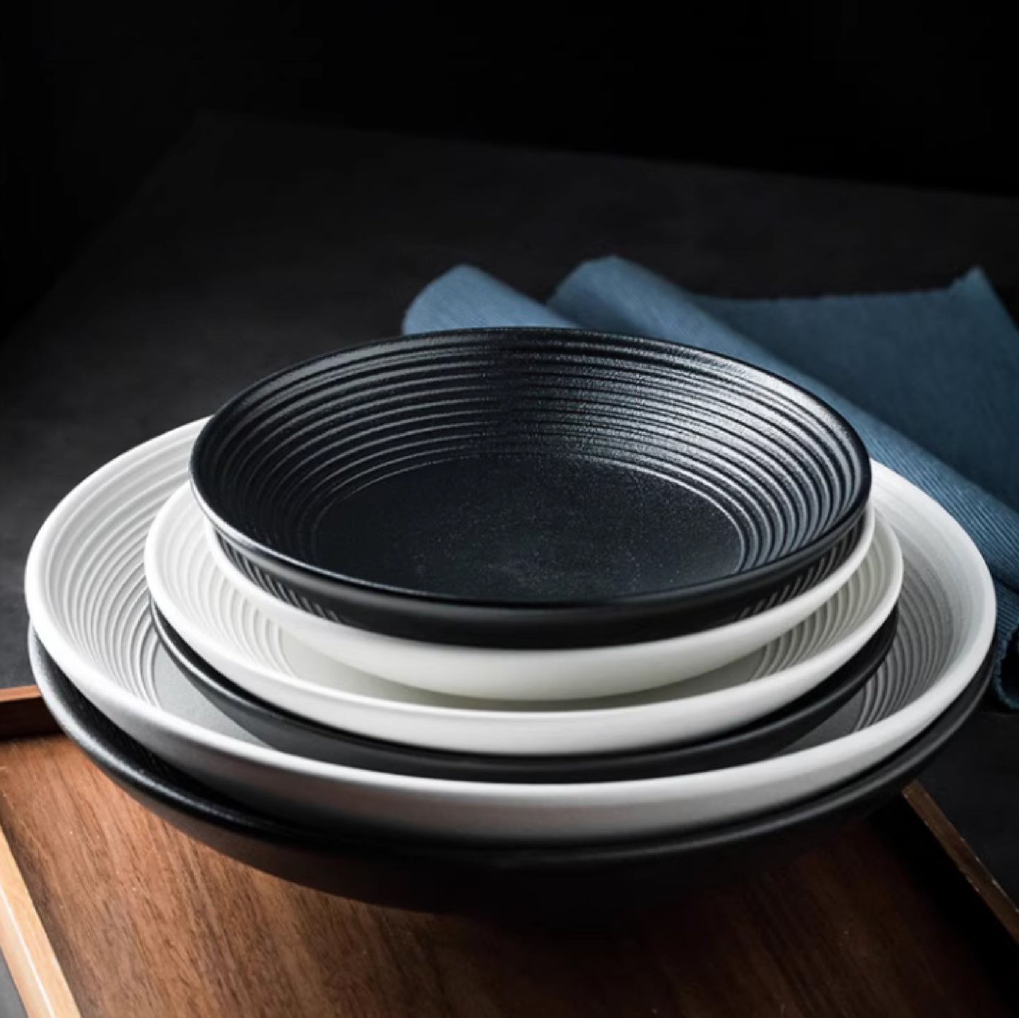 磨砂圈紋陶瓷圓深盤 | 黑白 | 直徑 19.5~29.5 cm 陶瓷 圓深盤