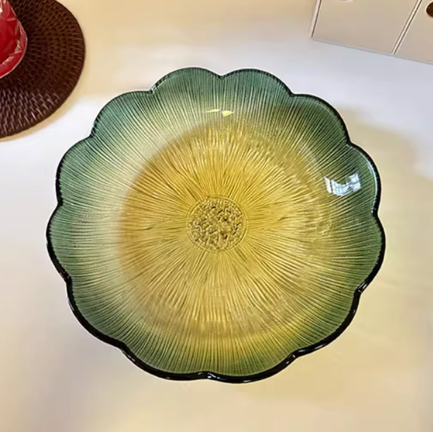 日照湖心花型玻璃果盤 | 直徑22 cm 玻璃 花形盤