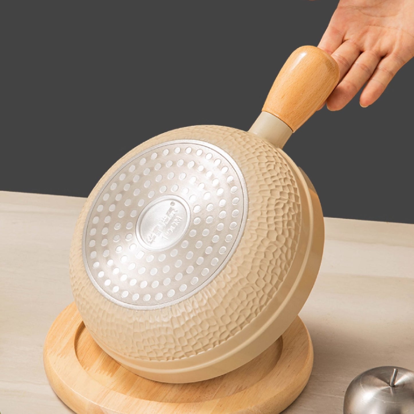 鋁合金捶紋木柄煲仔鍋 | 黑白 | 16 cm 鋁合金 鍋