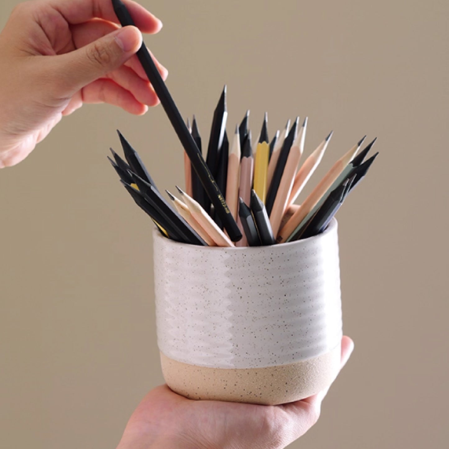 陶瓷粗陶底芝麻白橫紋收納罐(無蓋) | 直徑11 cm 陶瓷 收納罐